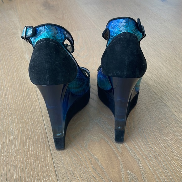 Blue and Teal Snakeskin Platform Wedges. - Picture 3 of 6